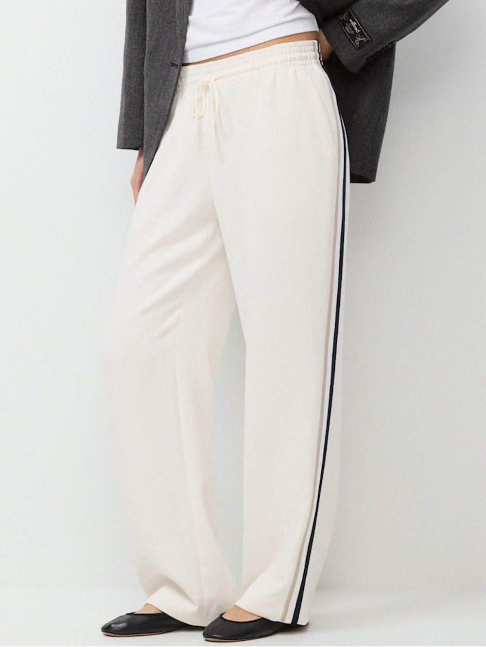 Aritzia Thesis Drawstring Pant in Crepette- Light Birch/Multi Side Stripe Sz L